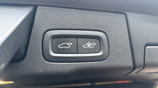 Volvo XC60 2.0 B5P Ultimate Dark 5dr AWD Geartronic Petrol Estate